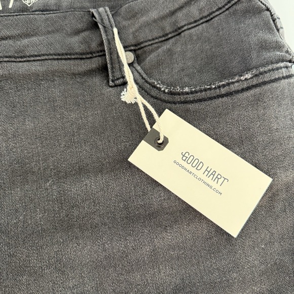GOOD HART Midrise Skinny Jeans Womens Size 16 Black Wash Distressed Raw Hem - Picture 3 of 12